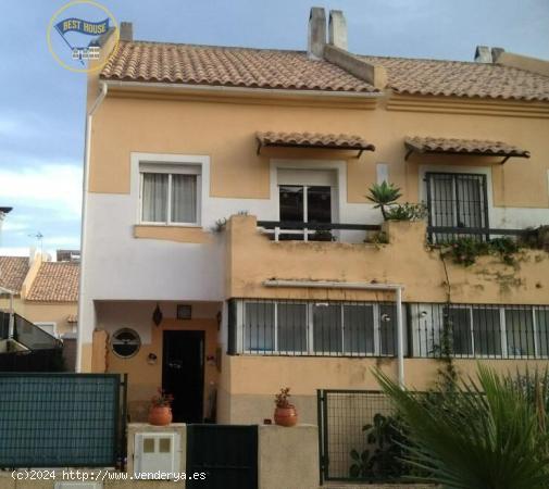 Gran adosado con apartamento independiente en Xarblanca,Marbella - MALAGA