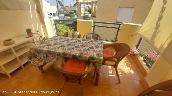 Apartamento de 3 dormitorios, terraza y garaje en Puerto Rey de Vera Playa. - ALMERIA