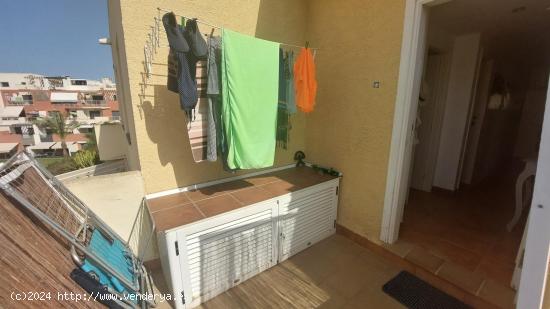 Apartamento de 3 dormitorios, terraza y garaje en Puerto Rey de Vera Playa. - ALMERIA