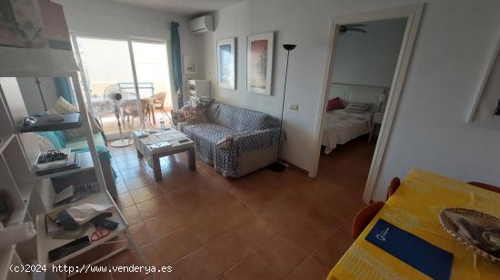 Apartamento de 3 dormitorios, terraza y garaje en Puerto Rey de Vera Playa. - ALMERIA