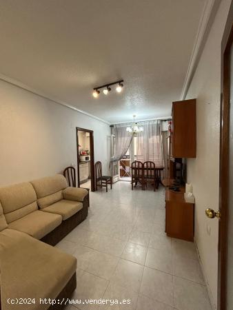  APARTAMENTO EN CALLE CHAPAPRIETA, TORREVIEJA - ALICANTE 