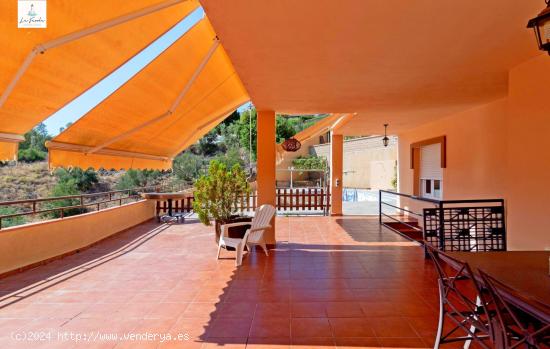 EXCLUSIVO CHALET CON ENCANTO EN EL LIMONAR ALTO (MALAGA) - MALAGA