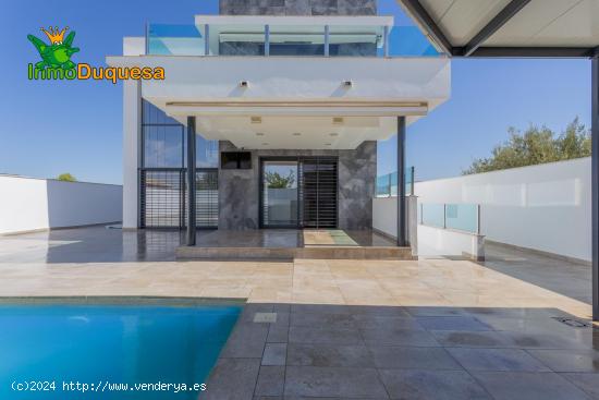  Ponemos a la Venta esta Espectacular casa en la Urbanización los Cortijos ( Atarfe ) - GRANADA 