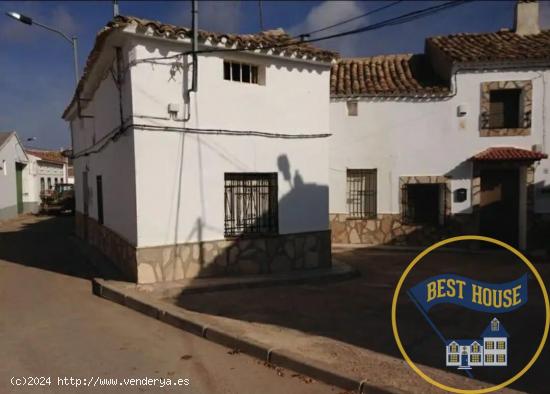 SE VENDE CASA DE PUEBLO ECONÓMICA IDEAL PARA INVERTIR - CUENCA