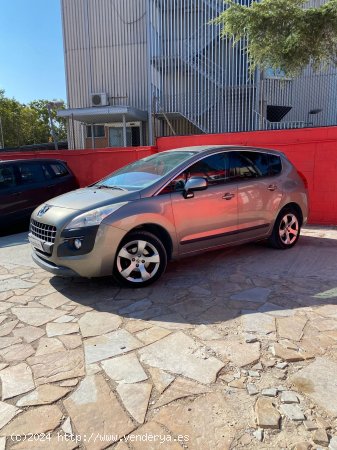 Peugeot 3008 Confort 1.6 HDI 110 FAP - Sabadell