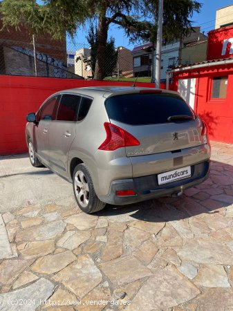 Peugeot 3008 Confort 1.6 HDI 110 FAP - Sabadell