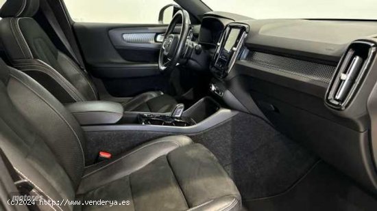 Volvo XC40 XC40 D4 AWD R-Design Automatico de 2019 con 1 Km por 32.990 EUR. en Ourense