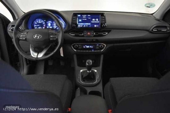 Hyundai i30 1.5 DPI Klass SLX 110 de 2023 con 18.724 Km por 19.490 EUR. en Cadiz