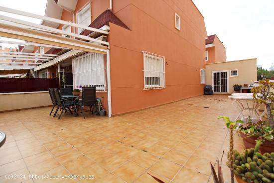 BUNGALOW DE ESQUINA EN ZONA KELME - ALICANTE