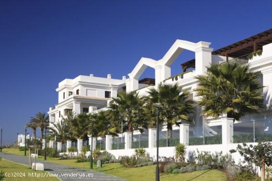 PRIMERA LINEA DEL MAR, APARTAMENTO EN DONCELLA BEACH, ESTEPONA - MALAGA