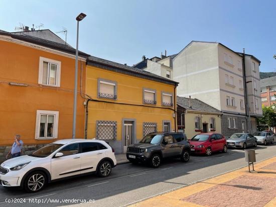 VENTA DE CASA FLORES DEL SIL EN PONFERRADA - LEON