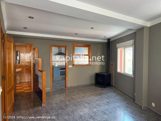  Bonita casa en venta en el centro de Salem. - VALENCIA 