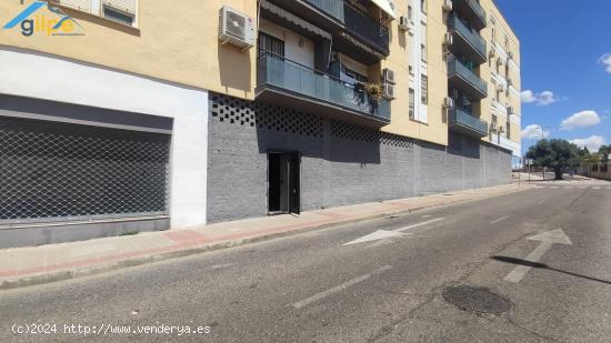 GRAN LOCAL EN ALCALA DE GUADAIRA PARA ABRIR  CUALQUIER TIPO DE NEGOCIO - SEVILLA