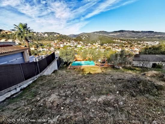 Soleado con magníficas vistas y zona de barbacoa con piscina - BARCELONA