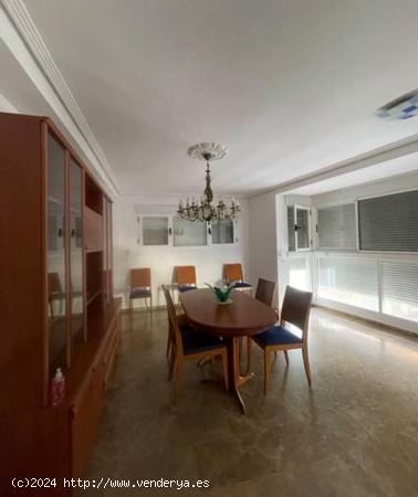  21 Inmobiliarias vende piso seminuevo con garaje en zona ambulatorio - VALENCIA 