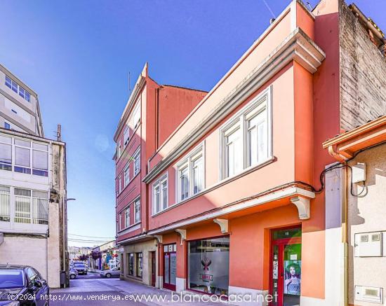 CONJUNTO de 5 PISOS en pleno centro de CARBALLO - A CORUÑA