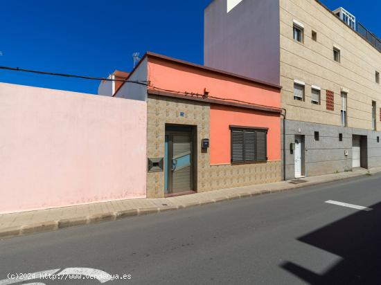 Amplia vivienda en venta en Santidad - LAS PALMAS