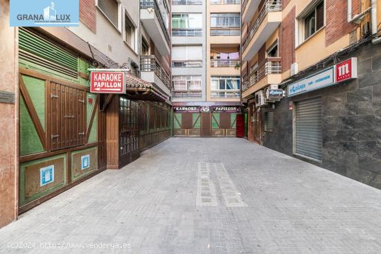  Se vende Local comercial en Plaza de Toros - GRANADA 