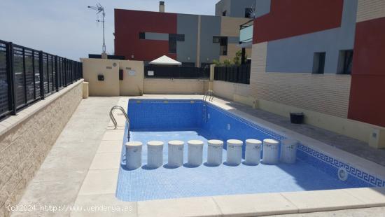 MAGNÍFICA CASA ADOSADA EN ALMAZORA PLAYA - CASTELLON