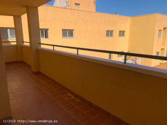 PISO CON 2 TERRAZAS EN CABAÑUELAS SUR - ALMERIA