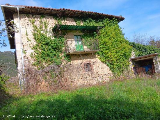 Se Vende Casa de Piedra con Terreno en Valle de Mena - BURGOS