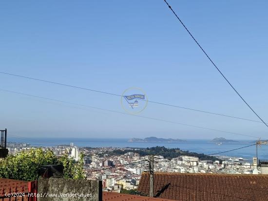 DOS ADOSADOS REFORMADOS Y CON VISTAS AL MAR - PONTEVEDRA