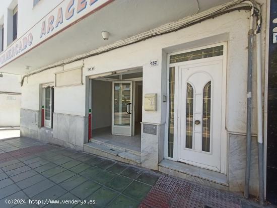  Local Comercial de 125 m2 - ALMERIA 