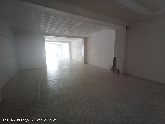 Local Comercial de 125 m2 - ALMERIA