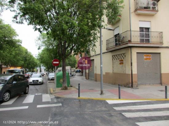  LOCAL COMERCIAL DIÁFANO, HACIENDO CHAFLÁN Y BIEN SITUADO - VALENCIA 