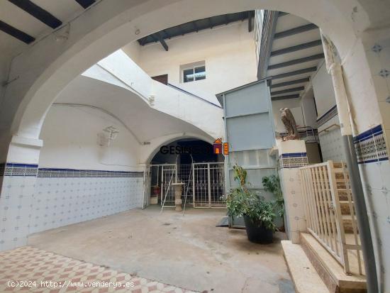  CASA SEÑORIAL EN PLENO CORAZÓN DEL CASCO HISTÓRICO - VALENCIA 