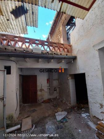 CASA EN LA POBLACIÓN DE GENOVES PARA REFORMA INTEGRAL - VALENCIA