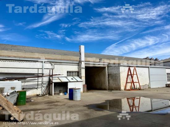 VENTA DE SOLAR EN EL INICIO DE AVDA. DE FUENTESAÚCO, EN EL POLÍGONO LOS VILLARES. - SALAMANCA