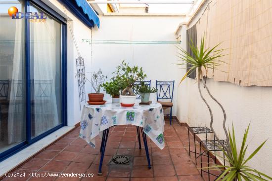  BONITO DUPLEX CON PLAZA DE GARAJE AL LADO DE LA PLAYA DEL TESORILLO - GRANADA 