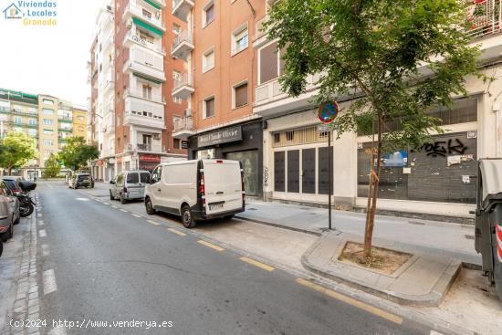 JUNTO AL COLEGIO SAN ISIDORO - GRANADA