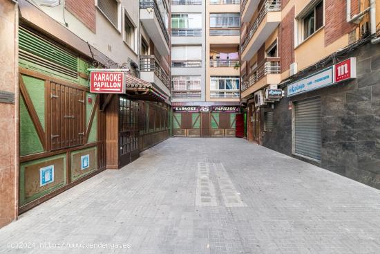 Se vende Local comercial en Plaza de Toros - GRANADA