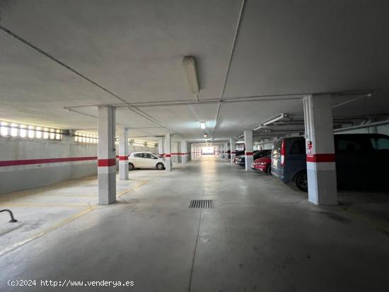 LOTE DE 4 PLAZAS DE GARAJE O 2 PLAZAS O POR SEPARADO - MALAGA