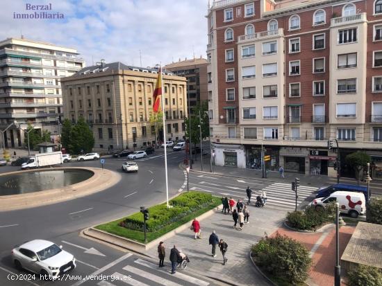  Piso de cuatro dormitorios, dos baños, dos balcones, con GARAJE. - LA RIOJA 