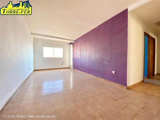 VIVIENDA DE 3 DORMITORIOS A REFORMAR EN EL QUEMADERO - ALMERIA