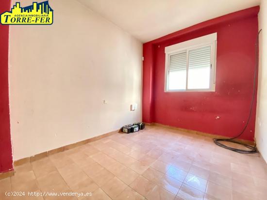 VIVIENDA DE 3 DORMITORIOS A REFORMAR EN EL QUEMADERO - ALMERIA