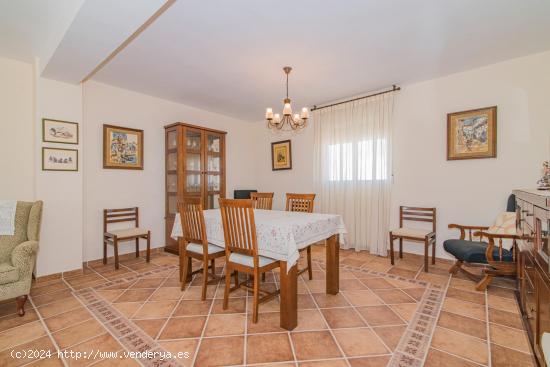 Venta de casa en Tozar - GRANADA