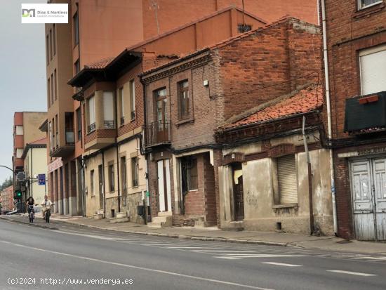  CASA EN TROBAJO DEL CAMINO - LEON 