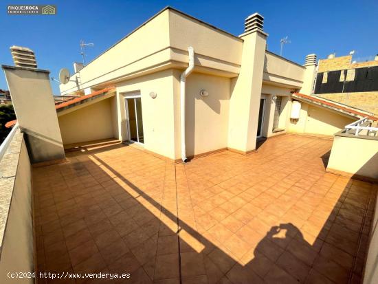  Fantastico Atico Duplex Centrico, de 3 Dormitorios Dobles, 2 Baños y soleada Terraza de 38 m2 - TAR 