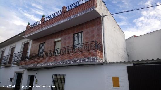 Casa de dos plantas más azotea en La Victoria conservada para mejorar!! - CORDOBA