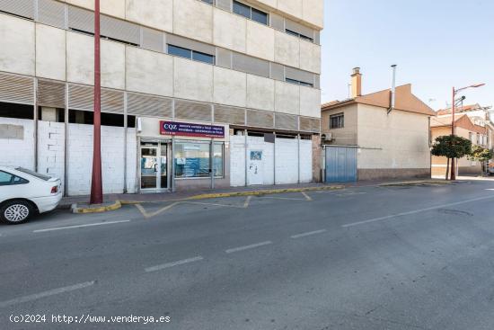 VENTA DE LOCAL COMERCIAL EN ARMILLA JUNTO IGLESIA SAN MIGUEL - GRANADA