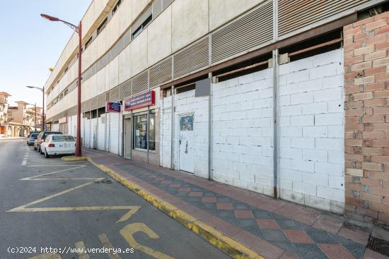 VENTA DE LOCAL COMERCIAL EN ARMILLA JUNTO IGLESIA SAN MIGUEL - GRANADA