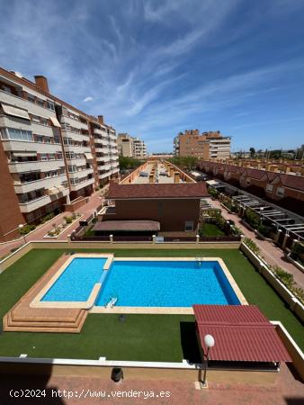 COQUETO PISO EN ZONA DE KELME CON PSICINA Y PLAZA DE GARAJE - ALICANTE