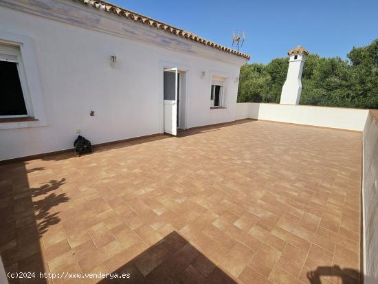 ¡Oportunidad única! Chalet con vistas impresionantes en El Faro - CADIZ