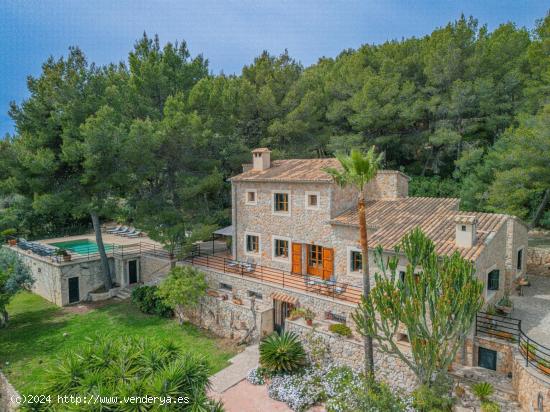 Villa con licencia turística rodeada de naturaleza en Alaró - BALEARES