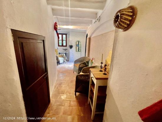 PRECIOSA CASA SEMIREFORMADA CON VISTAS A LA MONTAÑA Y AL PUERTO DE ANDRATX - BALEARES