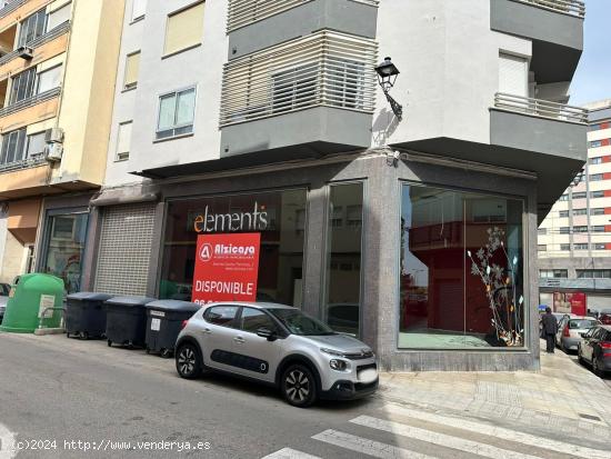 Amplio local comercial en pleno centro de Alzira - VALENCIA